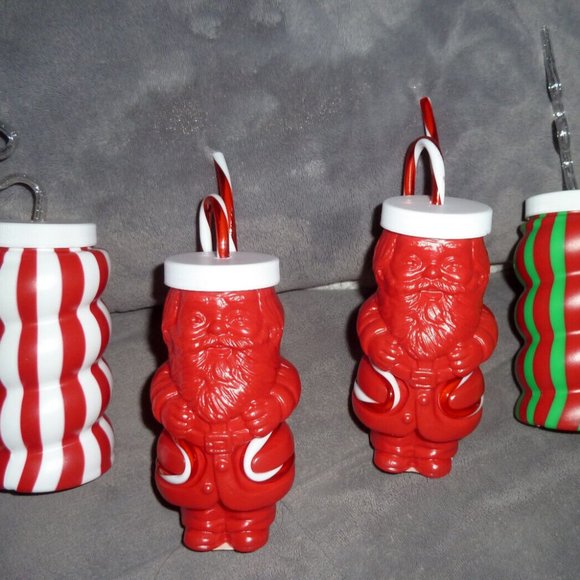 Vintage Christmas Krazy Straw Plastic Cups With Lids/Straws Rare Christmas cups - Picture 2 of 8